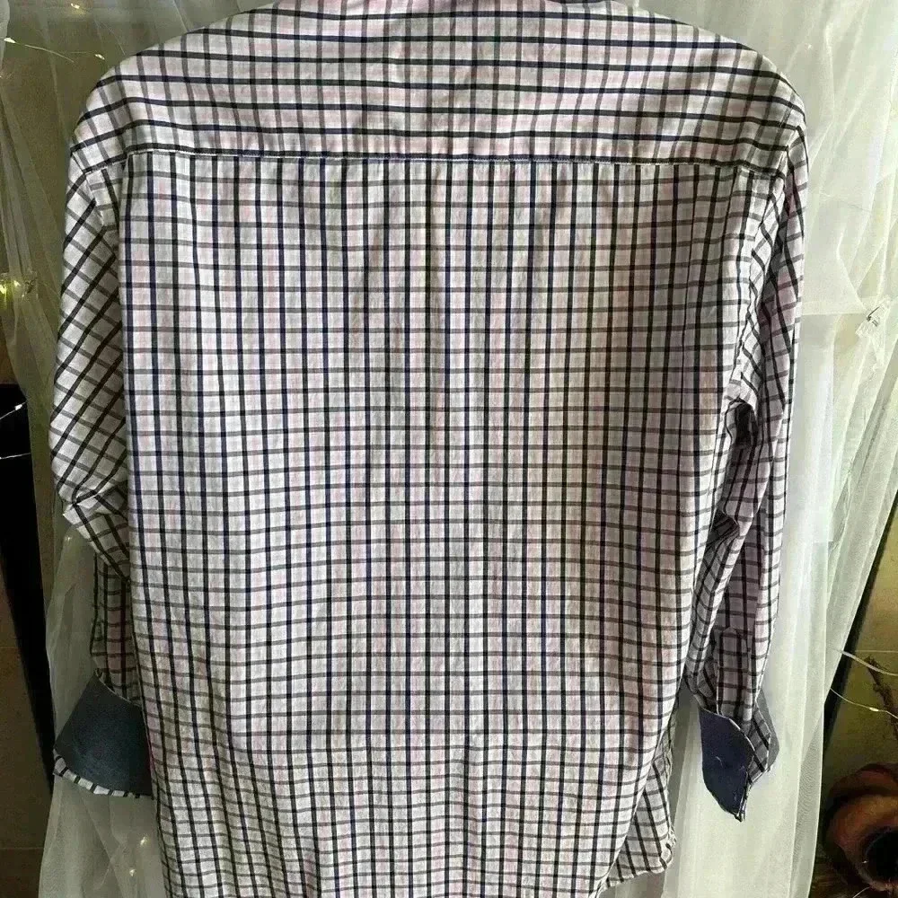 English Laundry Men’s Dress Shirt. Size 16-16.5, Large. Navy/Pink. Preowned.